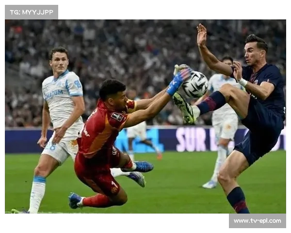 B费点射建功助曼联主场迎来第5000粒历史进球纪念性时刻 B费点射建功助曼联主场迎来第5000粒历史进球纪念性时刻